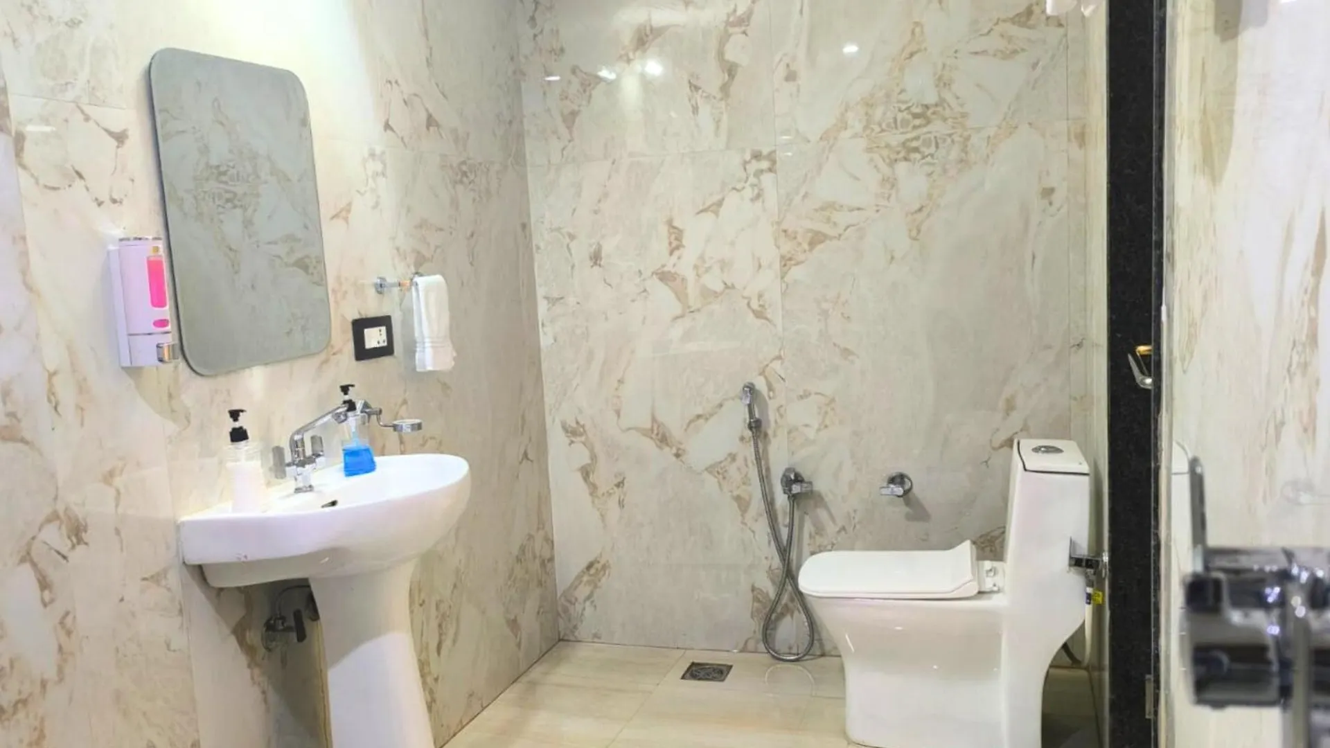 Hotel Devvanshi Vila 瓦拉纳西